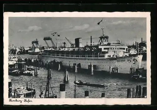 AK Hamburg, Passagierschiff Wilhelm Gustloff im Hafen