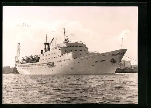 AK Passagierschiff Fritz Heckert