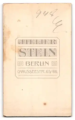 Fotografie Wilhelm Stein, Berlin, Eisenbahner in Uniform mit Moustache