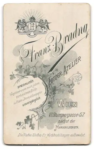 Fotografie Franz Bradna, Wien, Stumpergasse 57, königliches Wappen mit zwei Greifen und Monogramm des Fotografen