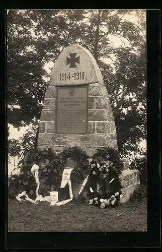 Foto-AK Neukirchen /Angeln, Kriegerdenkmal