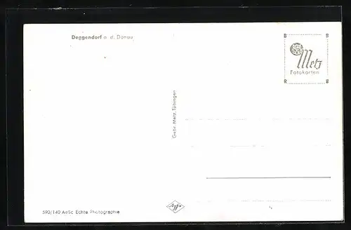 AK Deggendorf a. d. Donau, Teilansicht mit Kirche und Strassenpartie