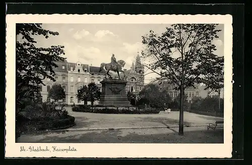 AK M.-Gladbach, Kaiserplatz mit Denkmal