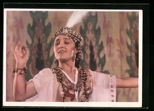 AK Usbekische Tänzerin in Tracht, DDR-Propaganda