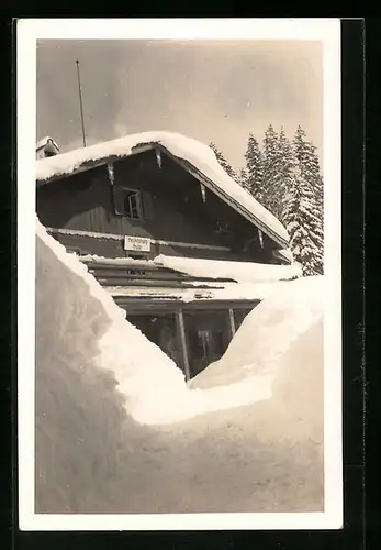 Foto-AK Nürnberg, Urlauberheim Hindenburghütte im Schnee