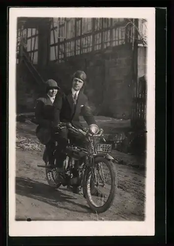 AK Motorrad Zündapp Z-22, Mann mit Frau auf dem Sozius