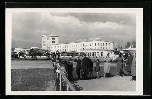 AK Frankfurt a. M., Flughafen Rhein-Main, Zuschauergruppe