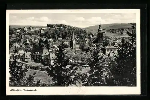 AK Attendorn /Sauerland, Totalansicht mit Rathaus und Kirche