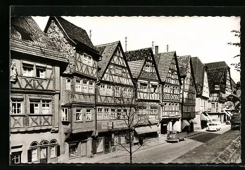 AK Ochsenfurt a. M., Alte Fachwerkhäuser in der Hauptstrasse, VW Transporter