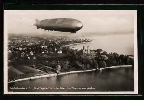 AK Friedrichshafen a. B., Luftschiff Graf Zeppelin in voller Fahrt, Fliegeraufnahme