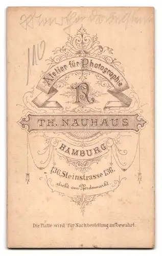 Fotografie Th. Nauhaus, Hamburg, junge Frau Martha Doberstein mit Kruzifix