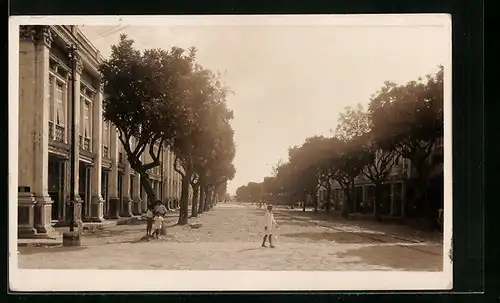 Foto-AK Guayaquil, Strassenpartie mit Einheimischen