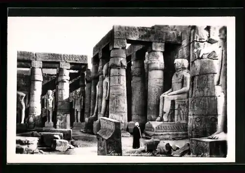 AK Luxor, Temple, The Forecourt and Statues of Ramses