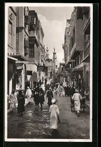AK Kairo, Bazar-Strasse mit Passanten