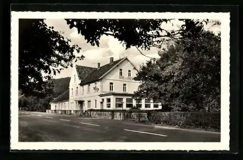 AK Steinbergen /Weserbergland, Berg-Hotel M. Sillis mit Strasse