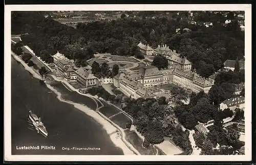 AK Dresden-Pillnitz, Gesamtansicht vom Schloss, orig. Fliegeraufnahme