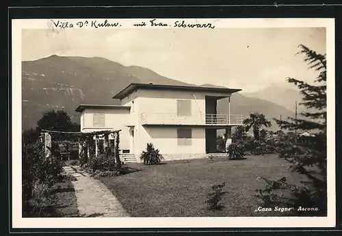 AK Ascona, Casa Segne, Bungalow mit Garten vor Bergkulisse