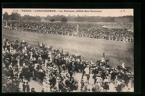 AK Paris, Longchamps-La Pelouse, dèfilè des Chevaux