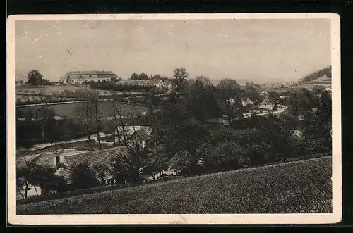 AK Horní Studenec, Zámek a dvur