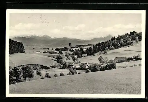 AK Wiggensbach im Allgäu, Totalansicht von einem Berg aus