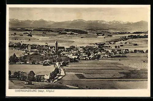 AK Obergünzburg (bayr. Allgäu), Totalansicht von einem Berg aus