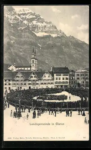 AK Glarus, Landsgemeinde versammelt sich auf dem Stadtplatz
