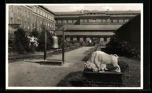 AK Meissen, Staatliche Porzellan-Manufaktur, Blick auf den Haupthof