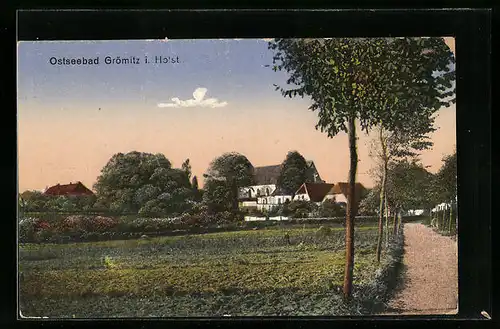 AK Grömitz i. Holst., Ort vom Wiesenweg aus gesehen