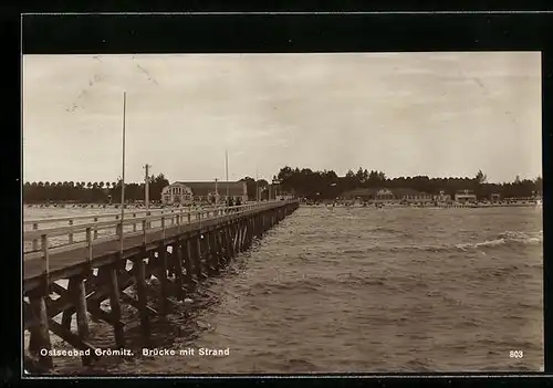 AK Grömitz / Ostseebad, Brücke mit Strand