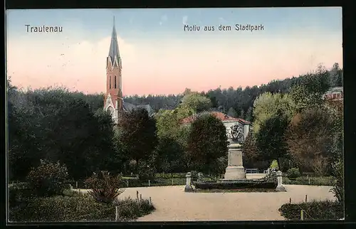 AK Trautenau, Motiv aus dem Stadtpark, Blick zur Kirche