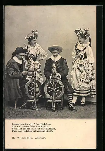 AK Menschen in Trachten mit ihren Spinnrädern