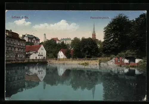 AK Löbau i. Sa., Partie am Funkenburgteich, Blick zum Kirchturm