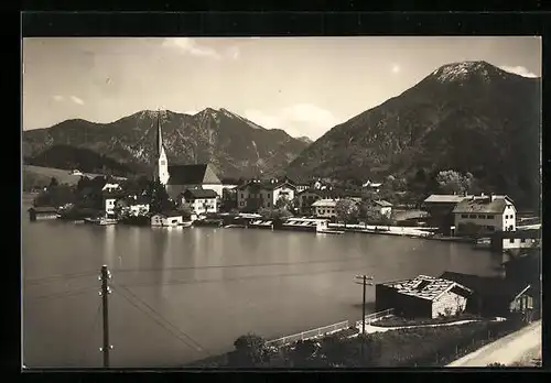 AK Rottach Egern, Blick zur Kirche am Seeufer