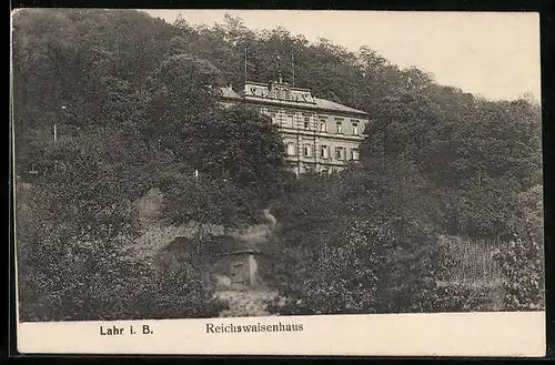 AK Lahr i. B., Blick auf das Reichswaisenhaus am Hang