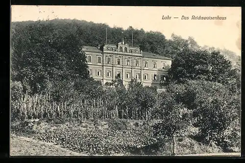 AK Lahr i. B., Blick von den Feldern auf das Reichswaisenhaus