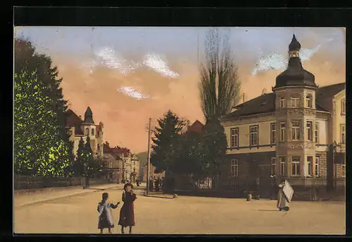 AK Offenburg, Kinder auf der Strasse im Ort