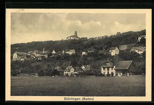AK Stühlingen in Baden, Blick auf die Ortschaft am Hang unter dem Schloss