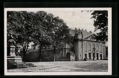 AK Görlitz, Stadthalle mit Jakob-Böhme-Denkmal