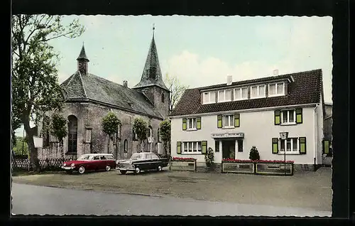 AK Odenspiel bei Wildbergerhütte, Gasthof-Pension Weyer, Strassenansicht mit Kirche