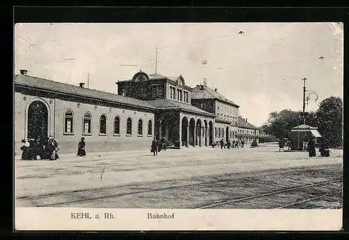 AK Kehl a. Rh., Bahnhof mit Strasse