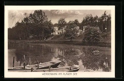 AK Plau / See, Hotel Wendenburg, Ortspartie mit Booten