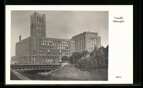 AK Berlin-Tempelhof, Ullsteinhaus mit Brücke und Kanal