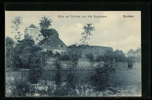 AK Storkow, Blick auf Schloss und alte Burgmauer