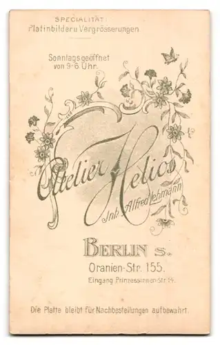 Fotografie Atelier Helios, Berlin, Oranien-Strasse 155, Junge bürgerliche Frau im taillierten Kleid