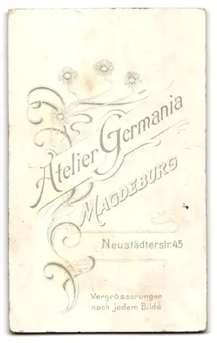 Fotografie Atelier Germania, Magdeburg, Neustädterstrasse 45, Bürgerlicher Herr mit Glatze im Anzug