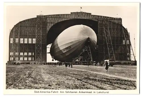 Fotografie Ansicht Lakehurst, Zeppelin Graf Zeppelin am Ankermast in Zeppelinhalle vor der Süd-Amerika-Fahrt