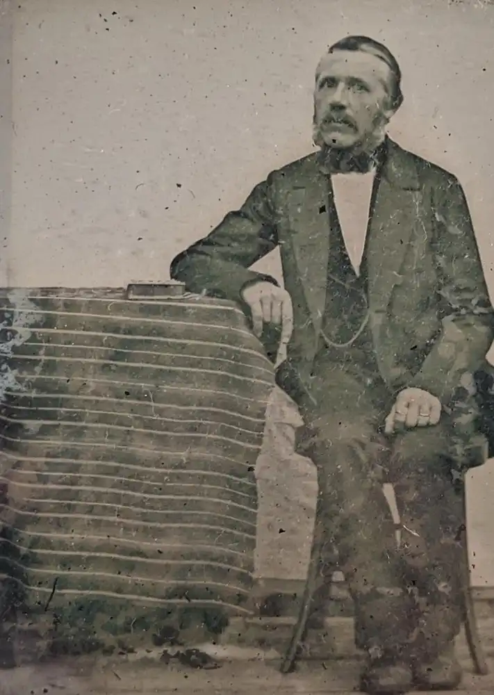 2 Fotografien Ambrotypie 1 /4 Platte Johann Ev. Bauer (Bürgermeister verstorben 1893) Frau Franziska Bauer, hinter Glas 0