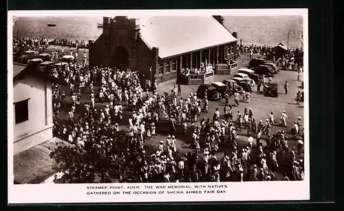 AK Aden, Steamer Point, the war memorial with natives