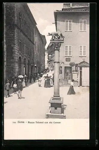 AK Siena, Piazza Tolomei von Via Cavour