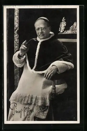 AK Papst Pius XI. segnet